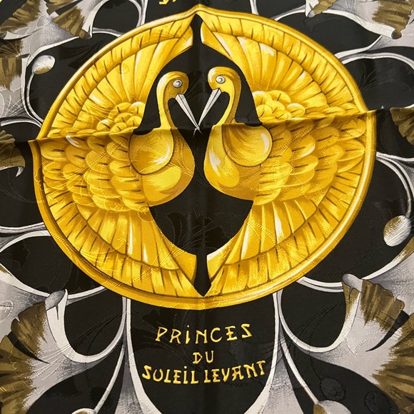 Hermes’ vintage silk scarf - Picture 4 of 6